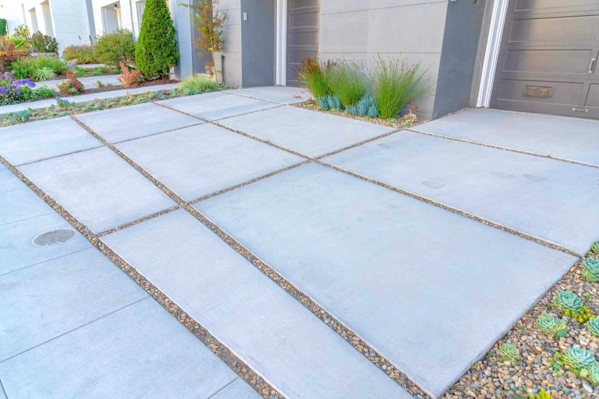 Driveways-with-concrete-pavers- Driveways-with-concrete-pavers